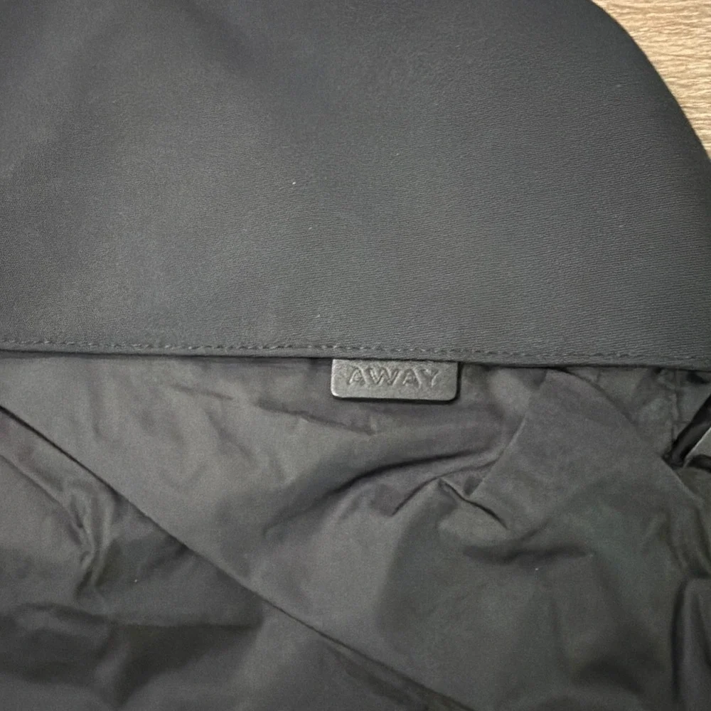 Away garment sleeve